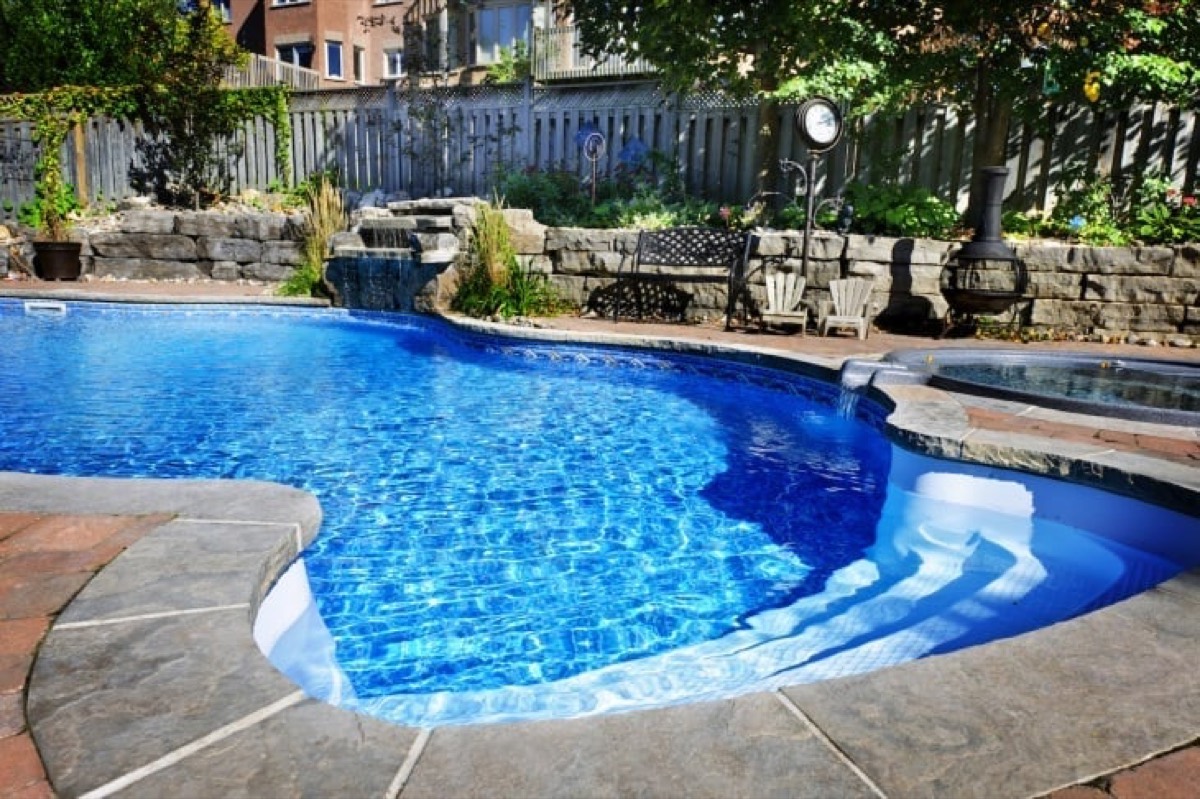 Three Tips on Choosing the Right Swimming Pool Contractor